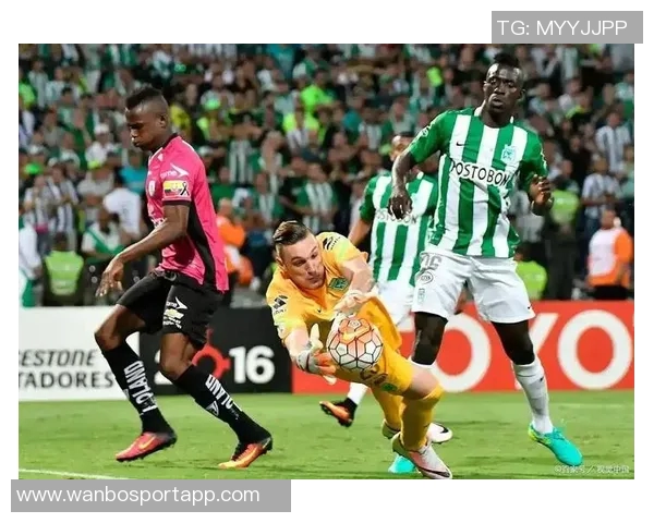 卡利亚里中场弗罗伦肖侮辱埃尔莫索母亲引发场上冲突