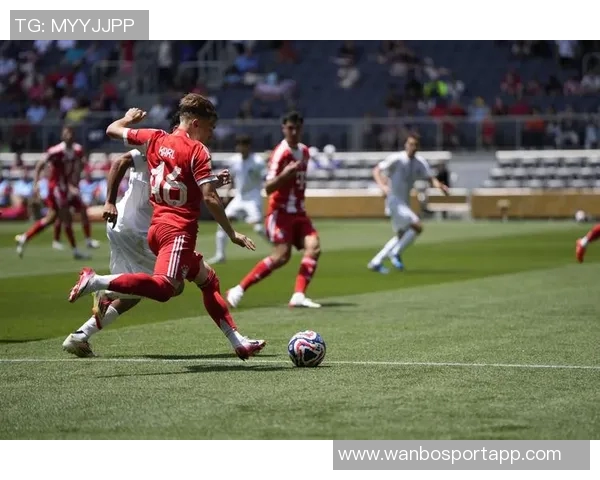 基亚拉将与拜仁签署新合同16岁小将成为俱乐部未来发展核心